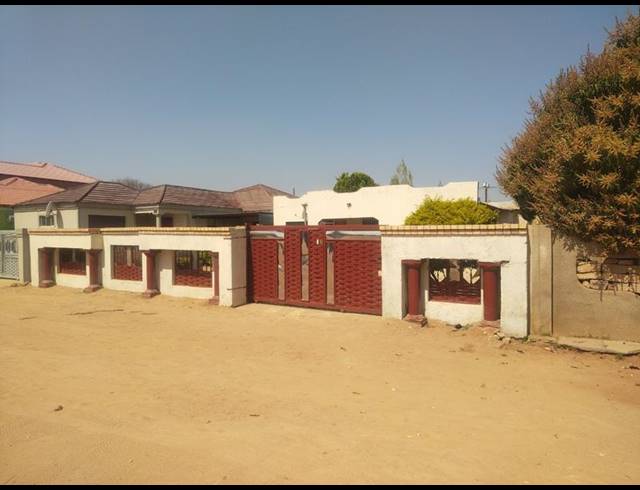 10 BEDROOM HOUSE FOR SALE IN MANKWENG